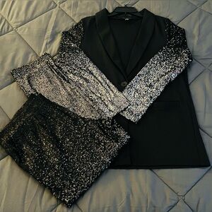 CABLE & GUAGE Women's 2-Piece Black and Silver Sequins PantSuit. Size: Large